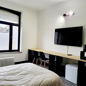  Habitación en casa particular Private Industrial In Center Of